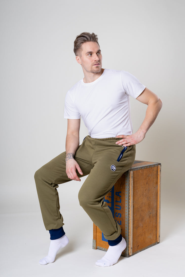 Nousu Oliivi miesten collegehousut