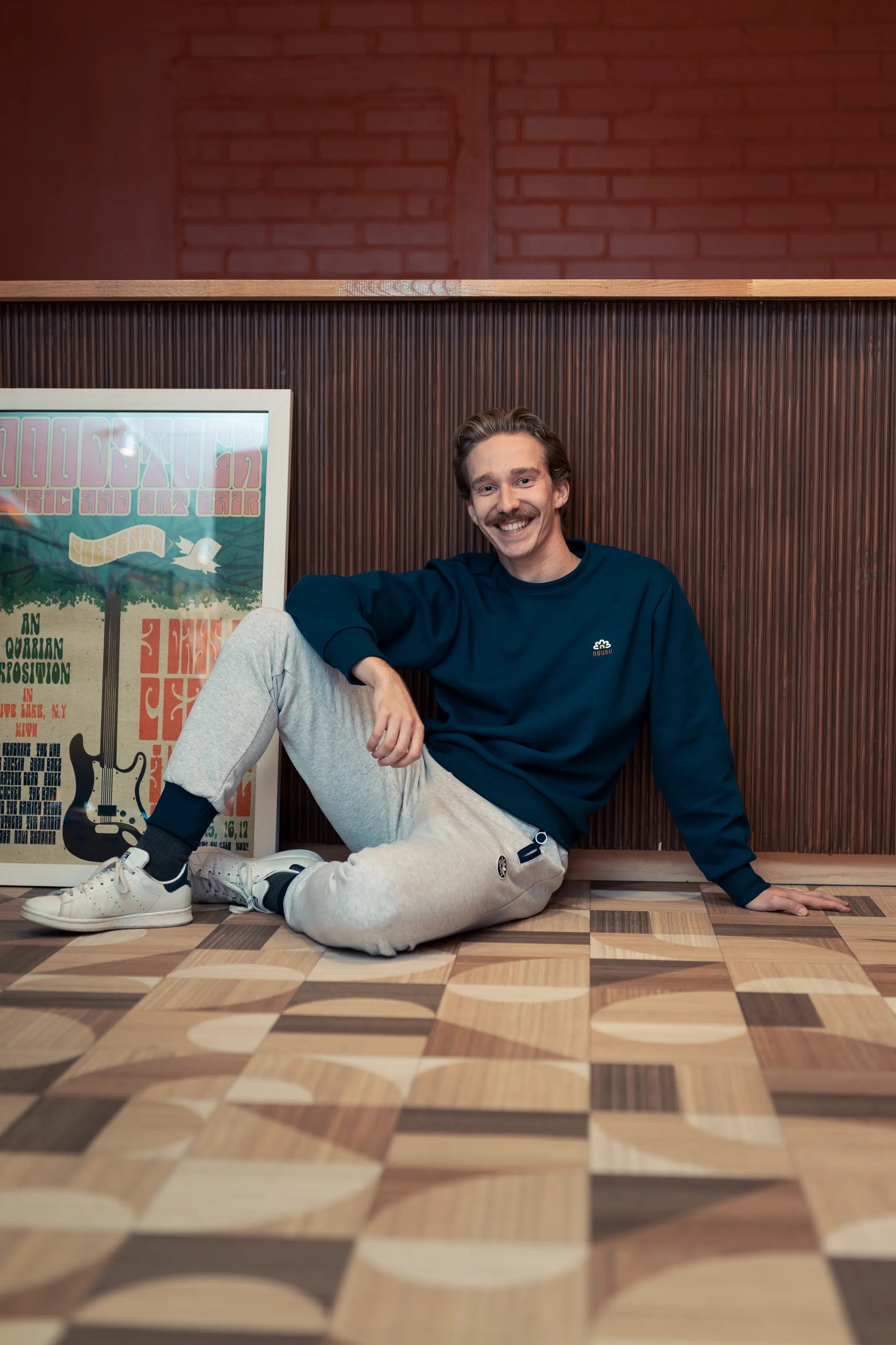 Nousu Harmaa miesten collegehousut