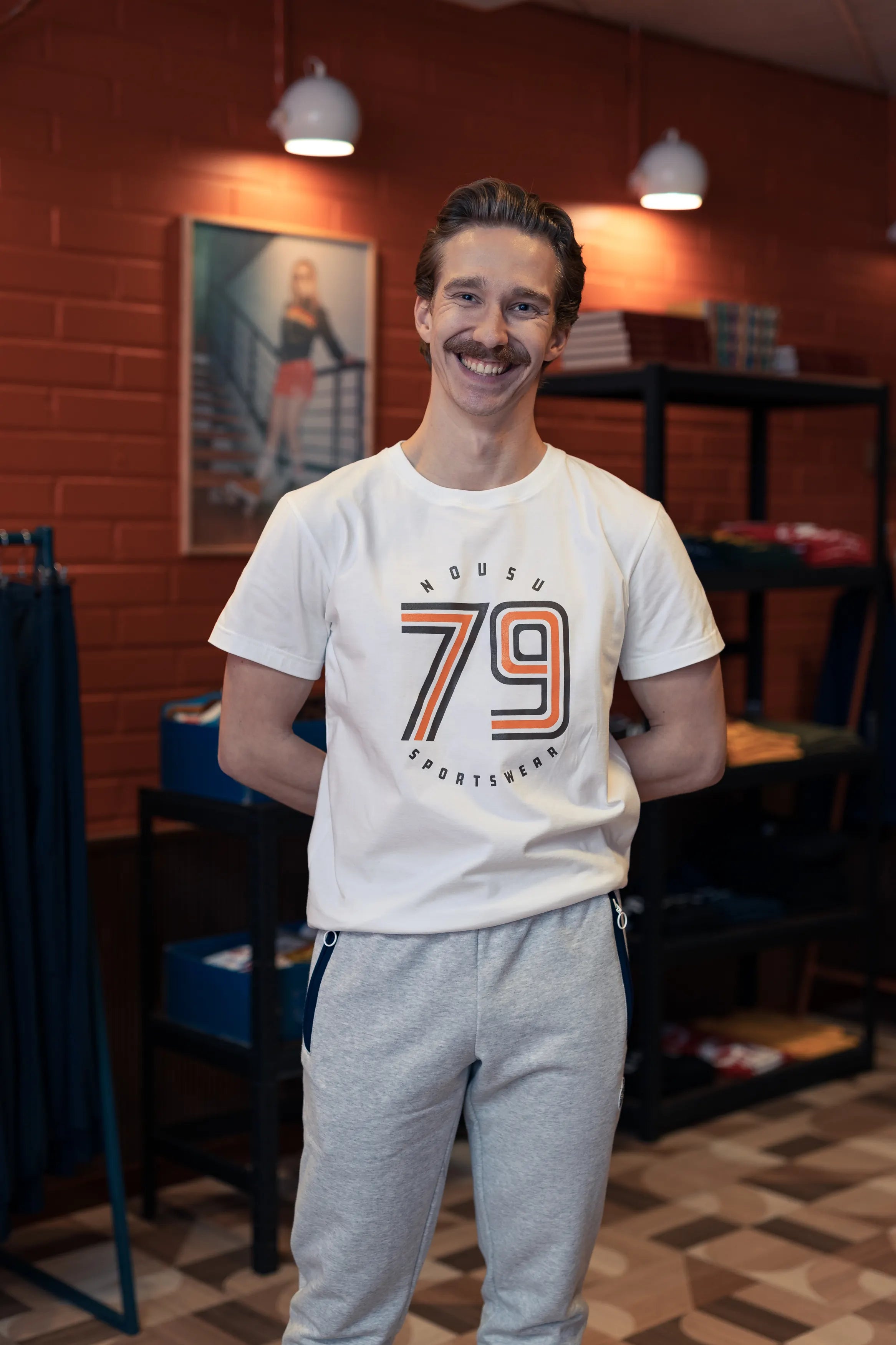 Nousu Juhlanumero miesten t-paita